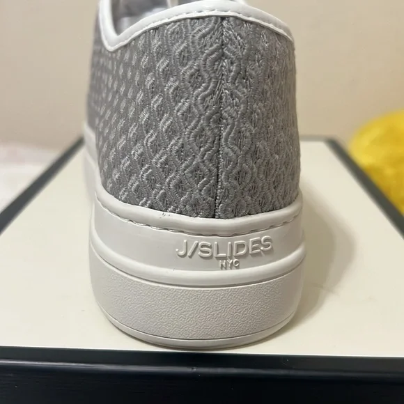 J/Slides Natasha Platform Sneaker Light Grey Crochet Lace Up Low-Top 8 1/2 M NEW - Picture 2 of 3